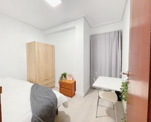 Bedroom of Flat to share in  Valencia Capital