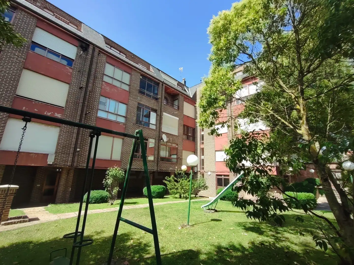Vista exterior de Àtic en venda en Villarejo de Órbigo amb Terrassa i Piscina