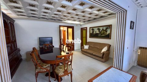 Casa independiente con terraza y garaje