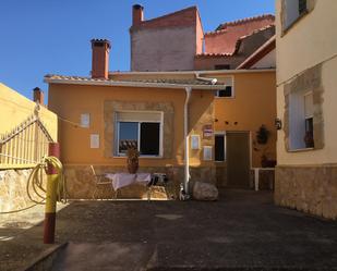 Casa adosada en venda a Villamayor de los Montes