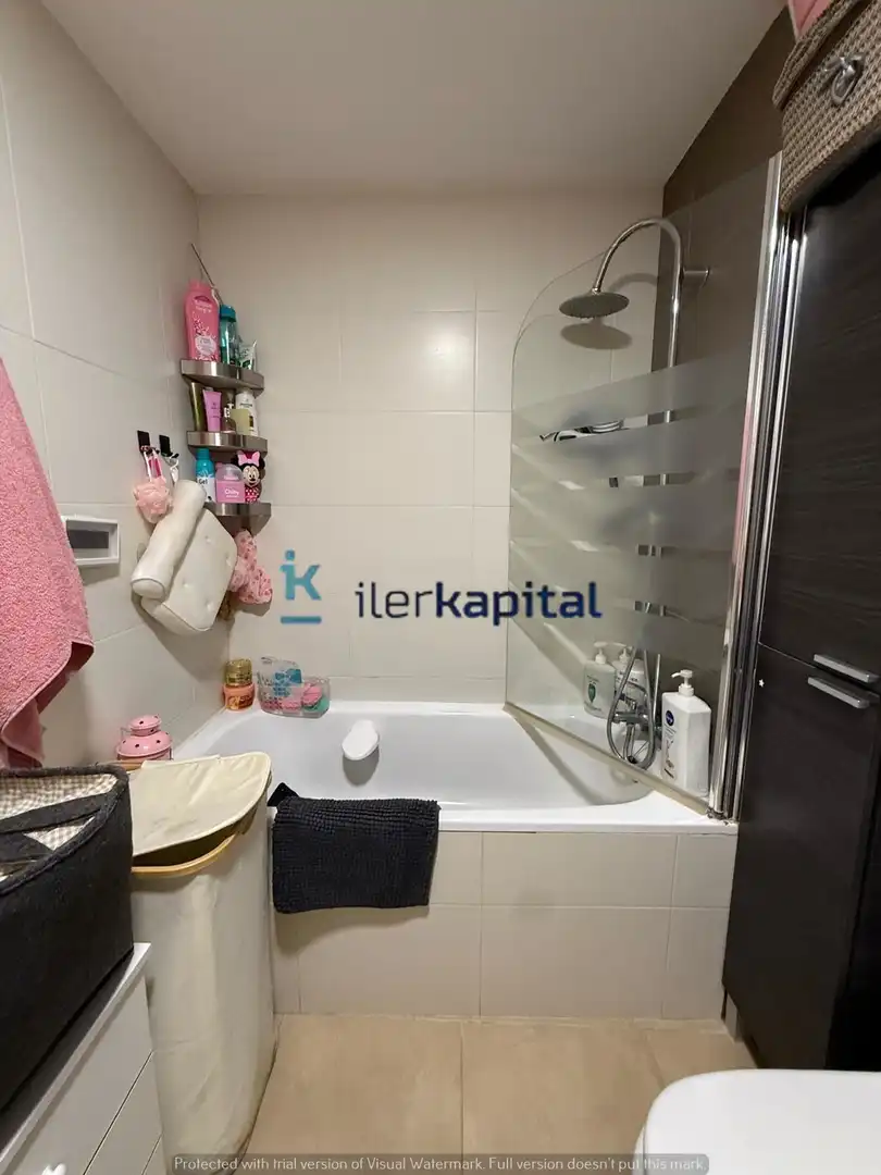Bany de Dúplex en venda en Castelló de Farfanya amb Aire condicionat, Calefacció i Terrassa