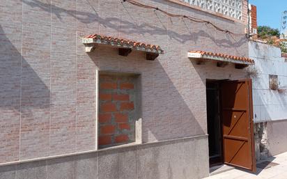 Exterior view of Single-family semi-detached for sale in Alzira