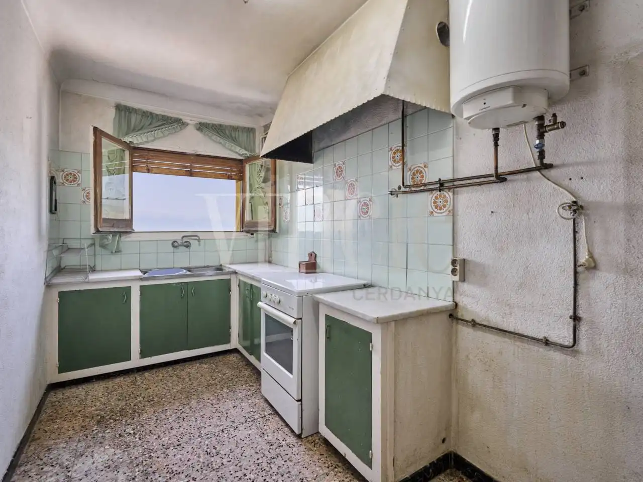 Cuina de Apartament en venda en Puigcerdà amb Calefacció, Parquet i Terrassa