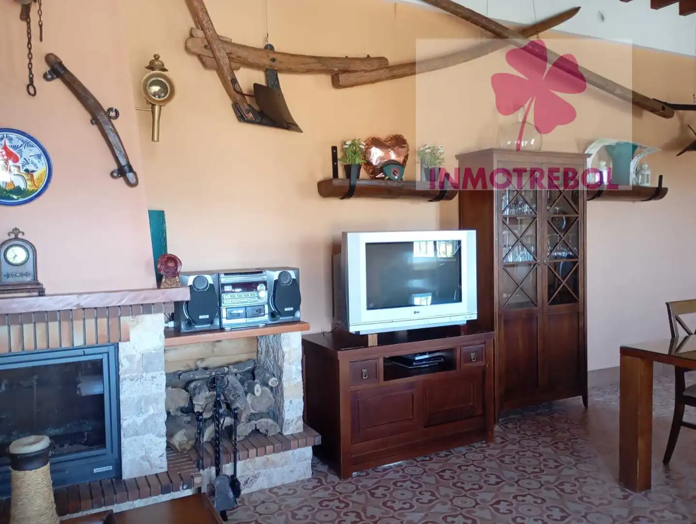 Sala d'estar de Casa o xalet en venda en Carrión de los Céspedes amb Jardí privat, Parquet i Piscina
