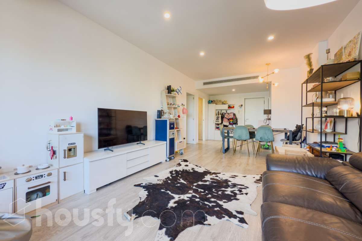 Living room of Flat for sale in L'Hospitalet de Llobregat  with Air Conditioner, Terrace and Storage room