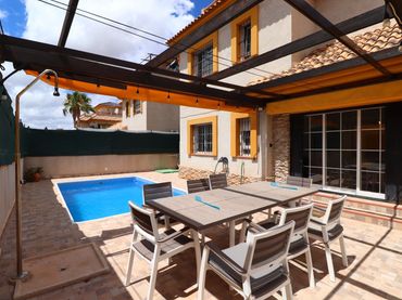 Reihenhaus mit Pool zum Verkauf in Los Montesinos