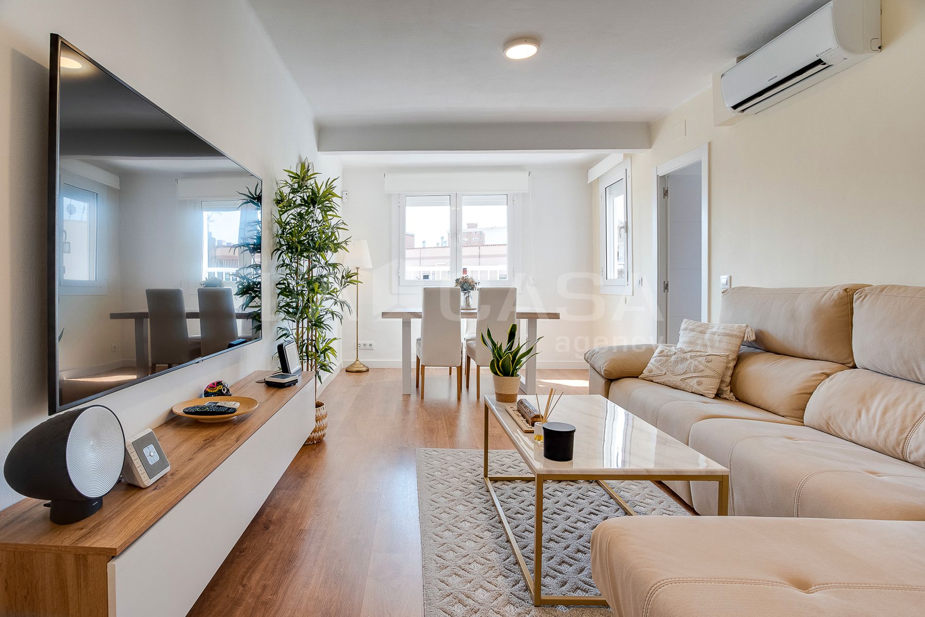 Sala d'estar de Àtic en venda en L'Hospitalet de Llobregat