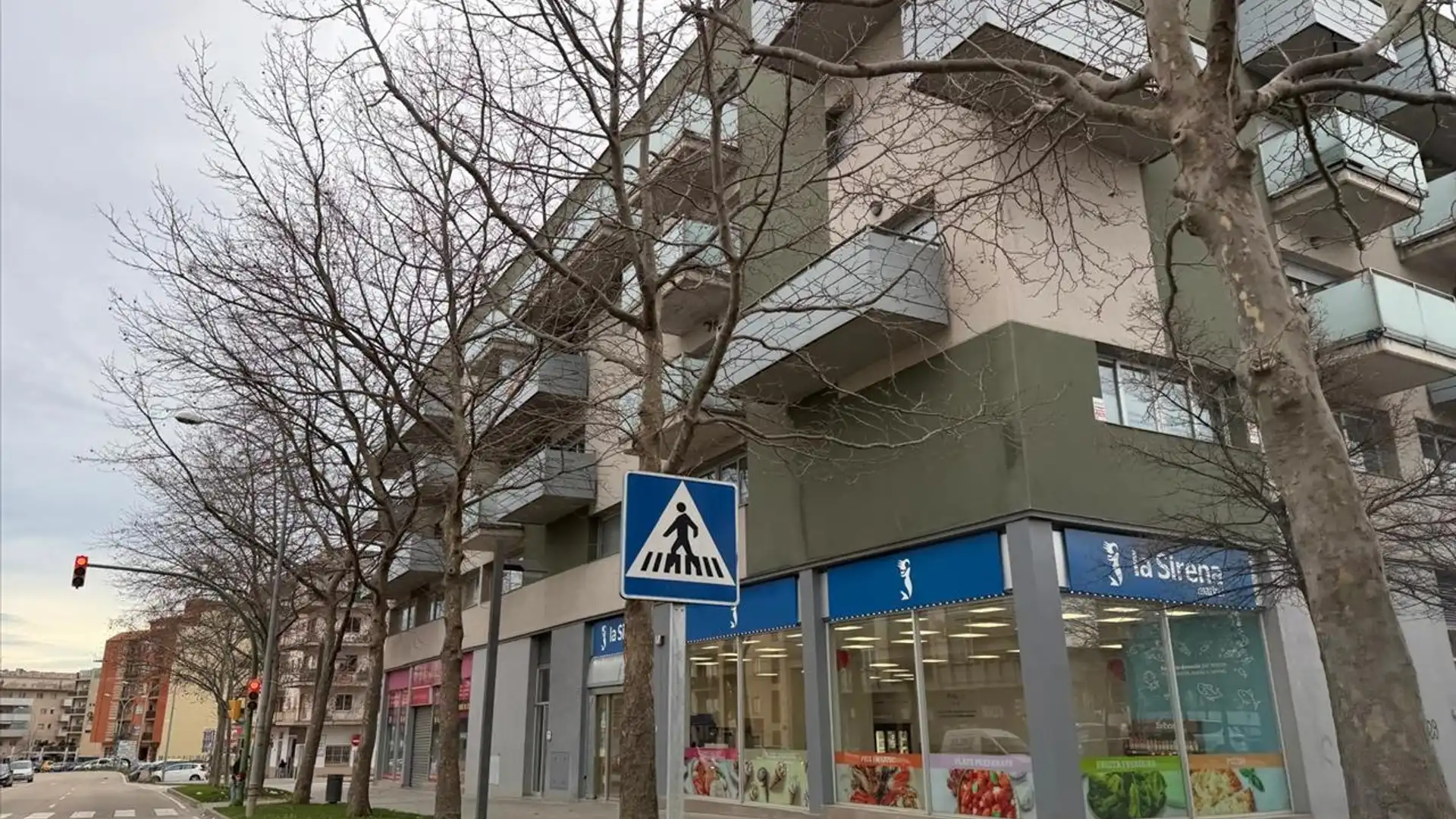 Vista exterior de Oficina en venta en Figueres