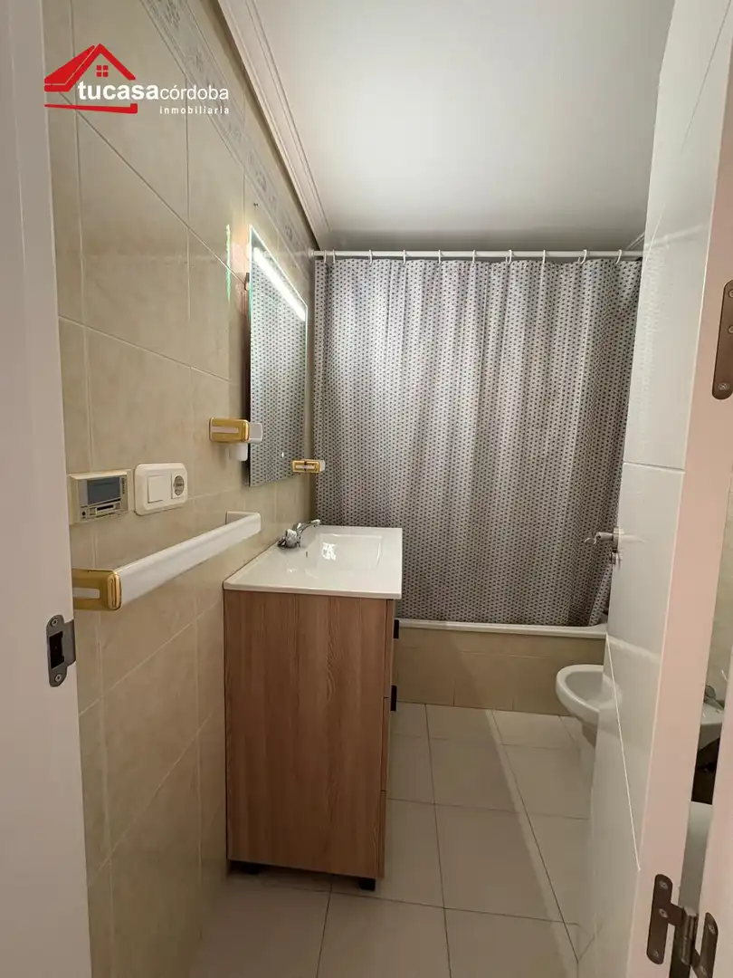 Bany de Pis en venda en Córdoba amb Aire condicionat i Terrassa