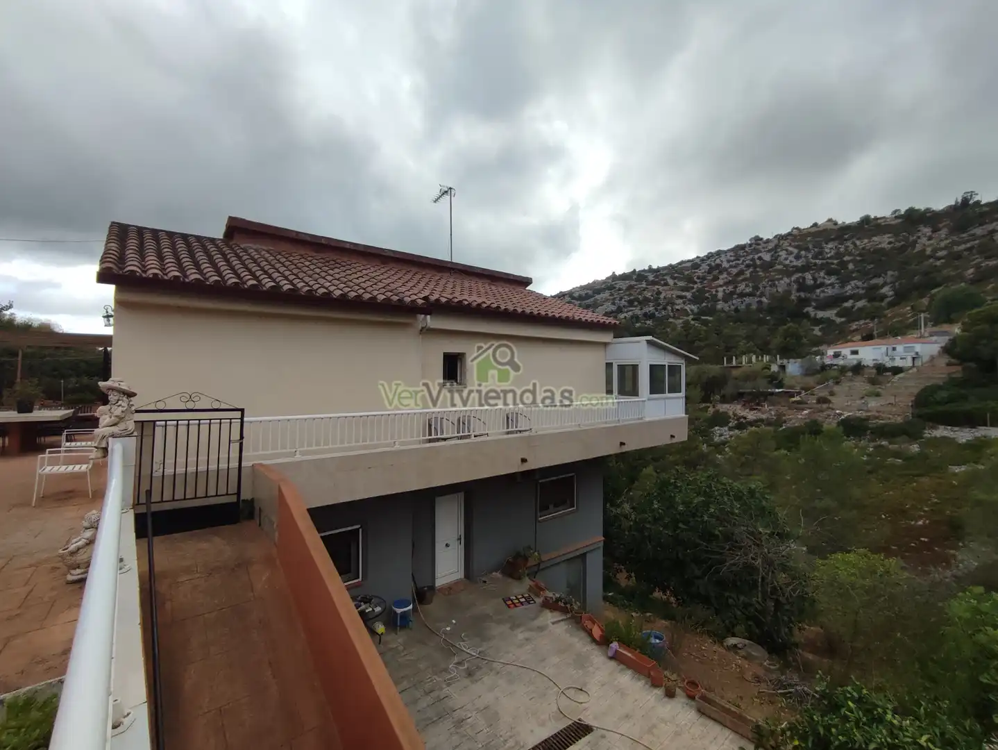 Vista exterior de Casa o xalet en venda en Vallirana amb Aire condicionat, Calefacció i Jardí privat