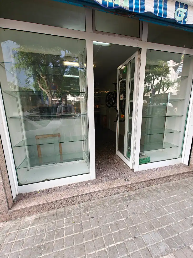 Local comercial en venda a Zona Alta, imagen 2