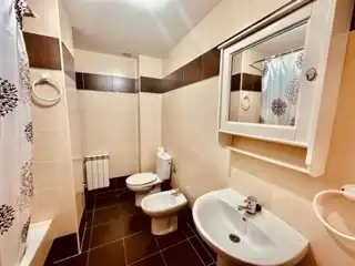 Baño de Apartamento de alquiler en Villaquilambre con Calefacción, Parquet y Terraza