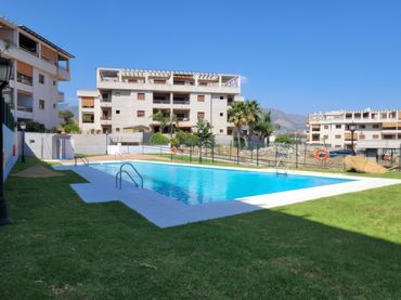Baixos amb piscina en venda a Campo de Mijas
