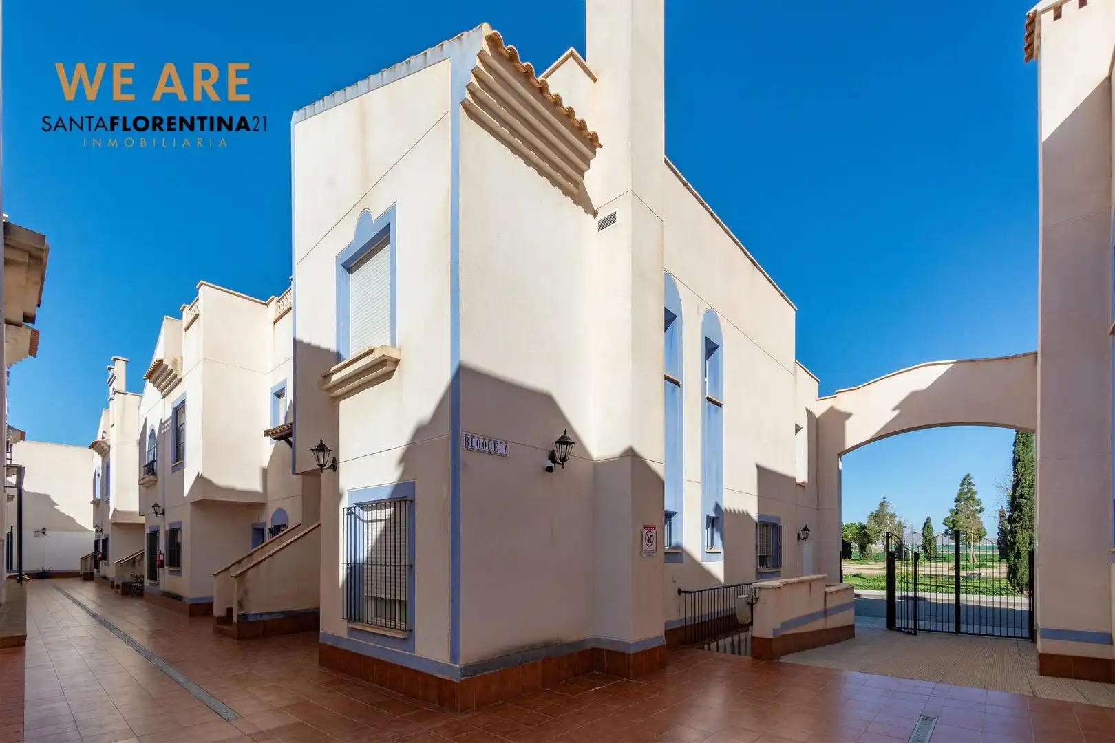 Vista exterior de Piso en venta en Cartagena con Trastero, Amueblado y Piscina comunitaria
