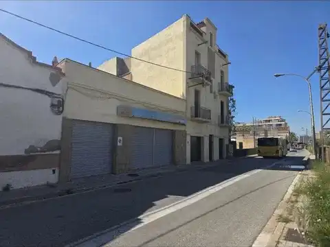Gebäude zum Verkauf in Carrer d'Eduard Maristany, Centre