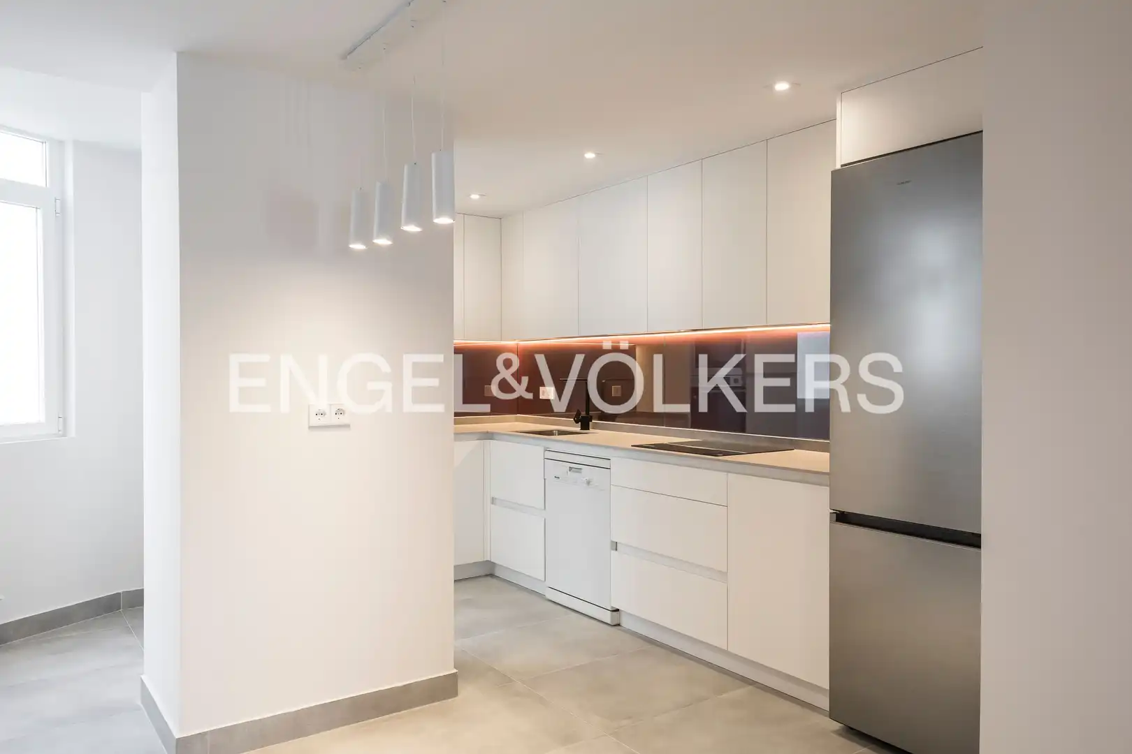 Kitchen of Flat for rent in Madrid  with Air Conditioner, Heating and Parquet flooring