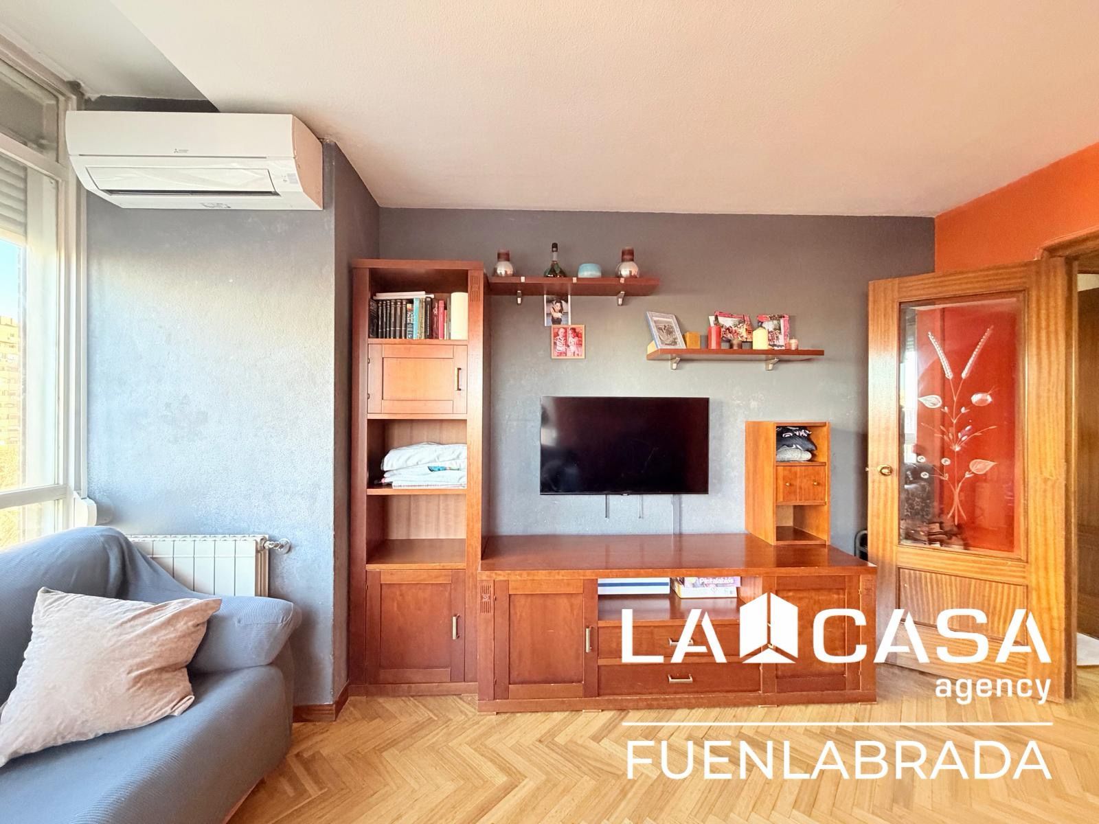 Living room of Flat for sale in Fuenlabrada  with Heating, Storage room and Swimming Pool