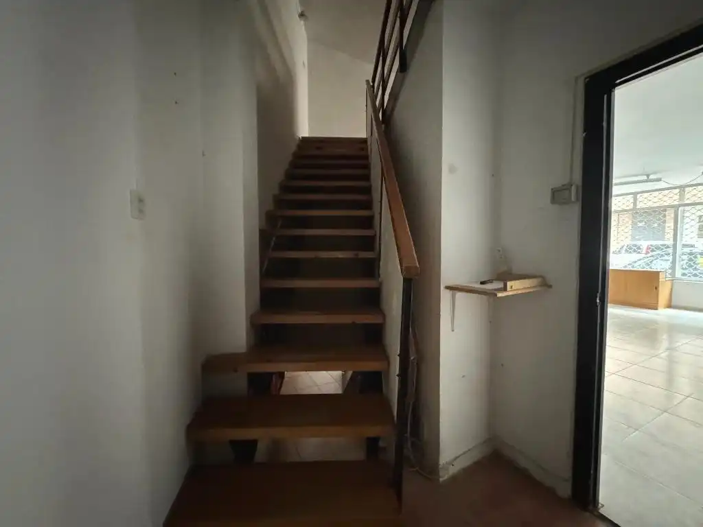 Commercial properties for rent in Calle La Paz, Los Corrales de Buelna