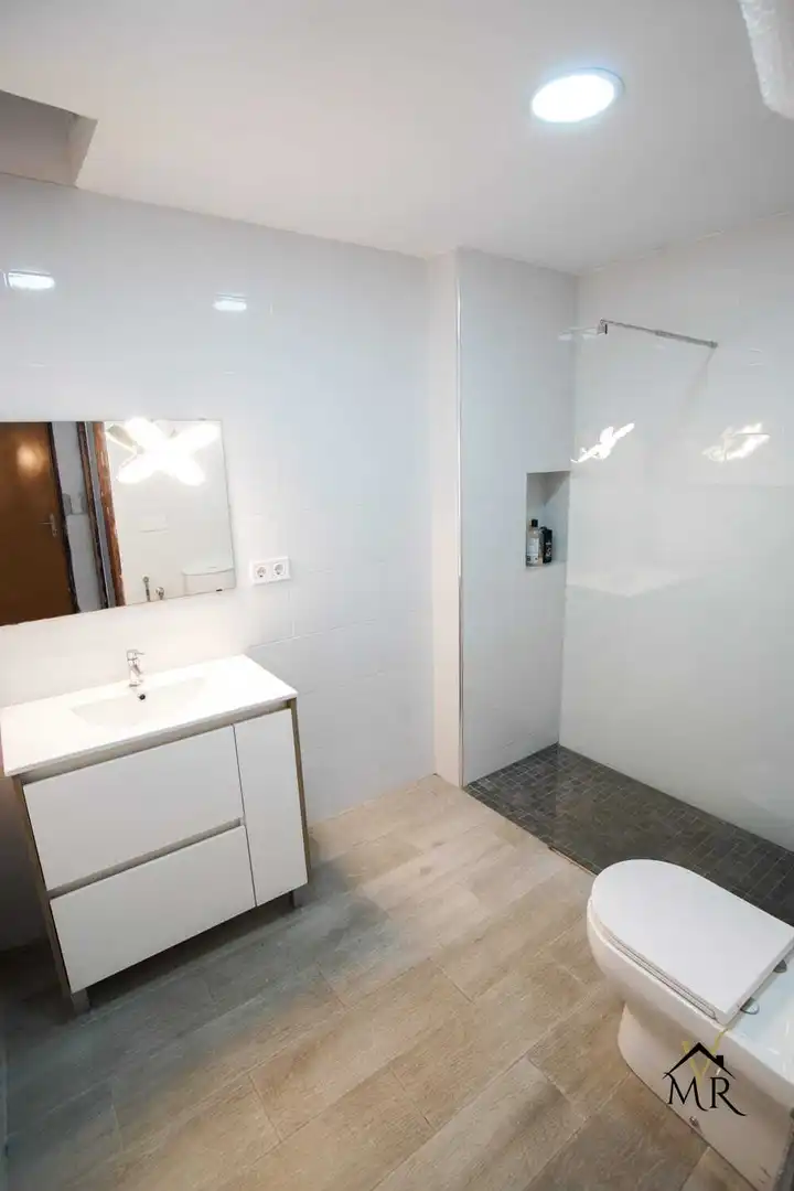 Badezimmer von Wohnung zum Verkauf in Blanes