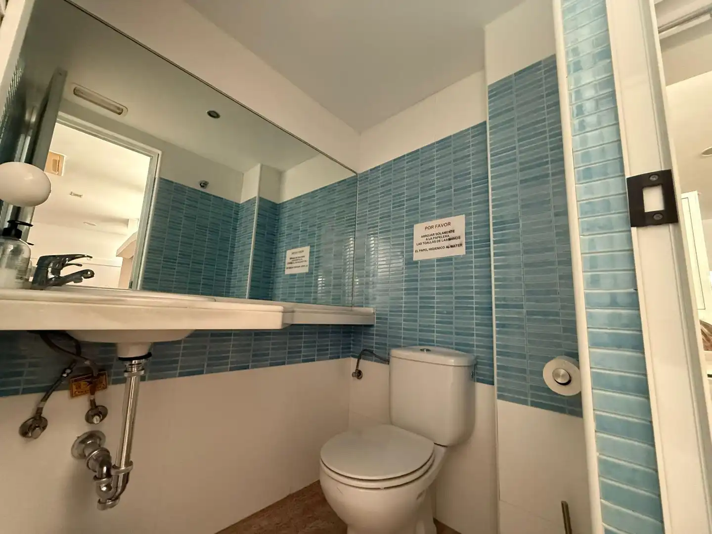 Badezimmer von Geschaftsraum zum Verkauf in Cádiz