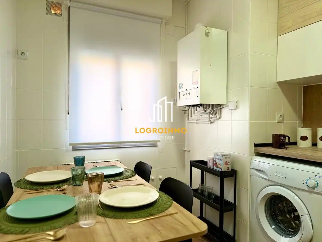 Cocina de Piso en venta en  Logroño con Calefacción, Trastero y Amueblado