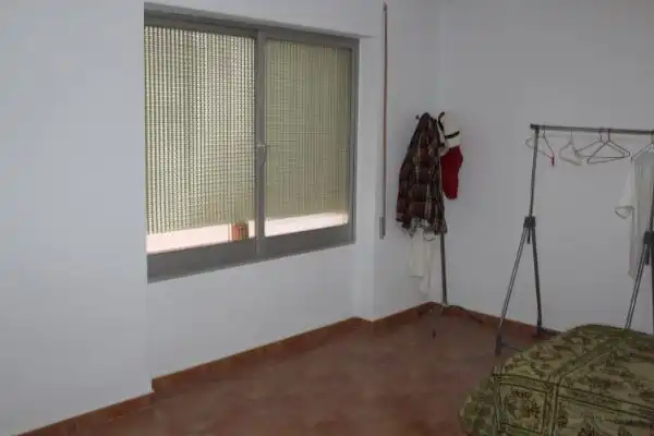 Habitación de Casa adosada en venta en Urda con Calefacción, Terraza y Trastero