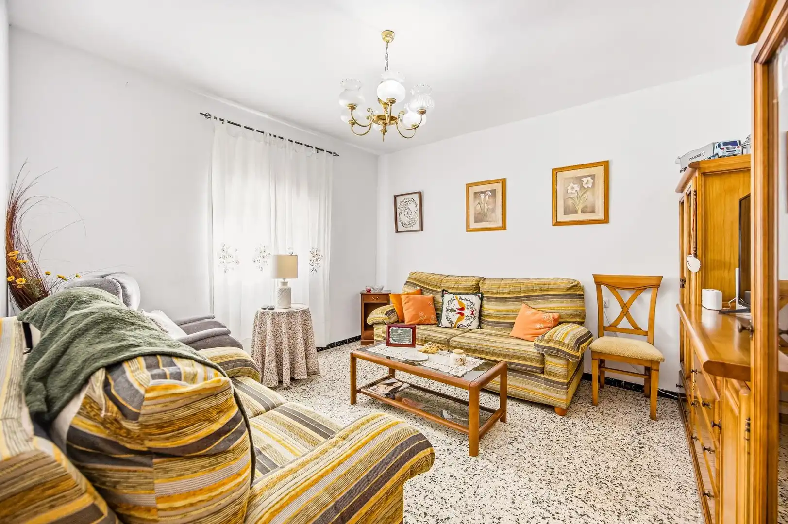 Living room of Flat for sale in Chiclana de la Frontera
