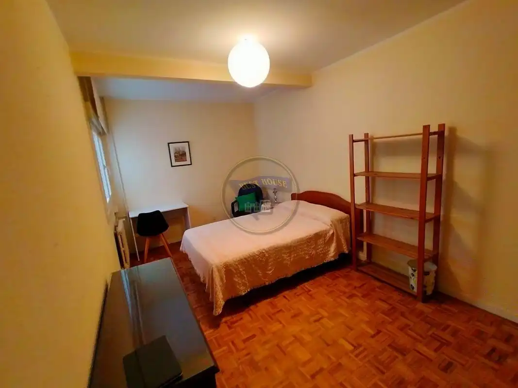 Bedroom of Flat for rent in Vigo   with Heating, Parquet flooring and Terrace