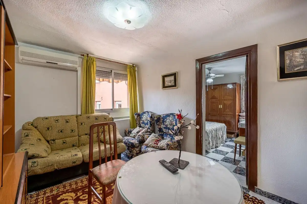 Living room of Flat for sale in  Granada Capital  with Balcony