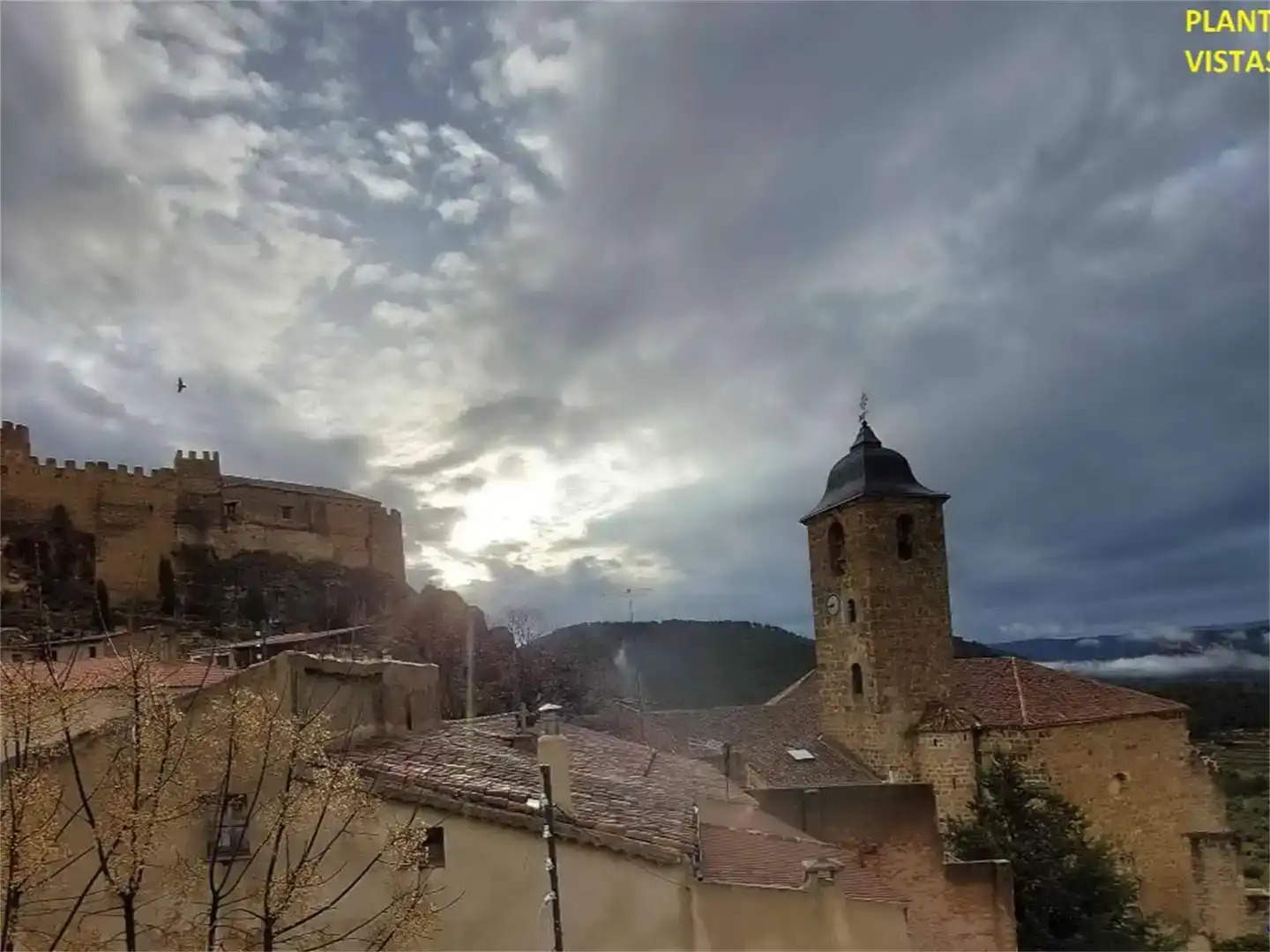 Vista exterior de Casa o xalet en venda en Yeste amb Traster i Balcó