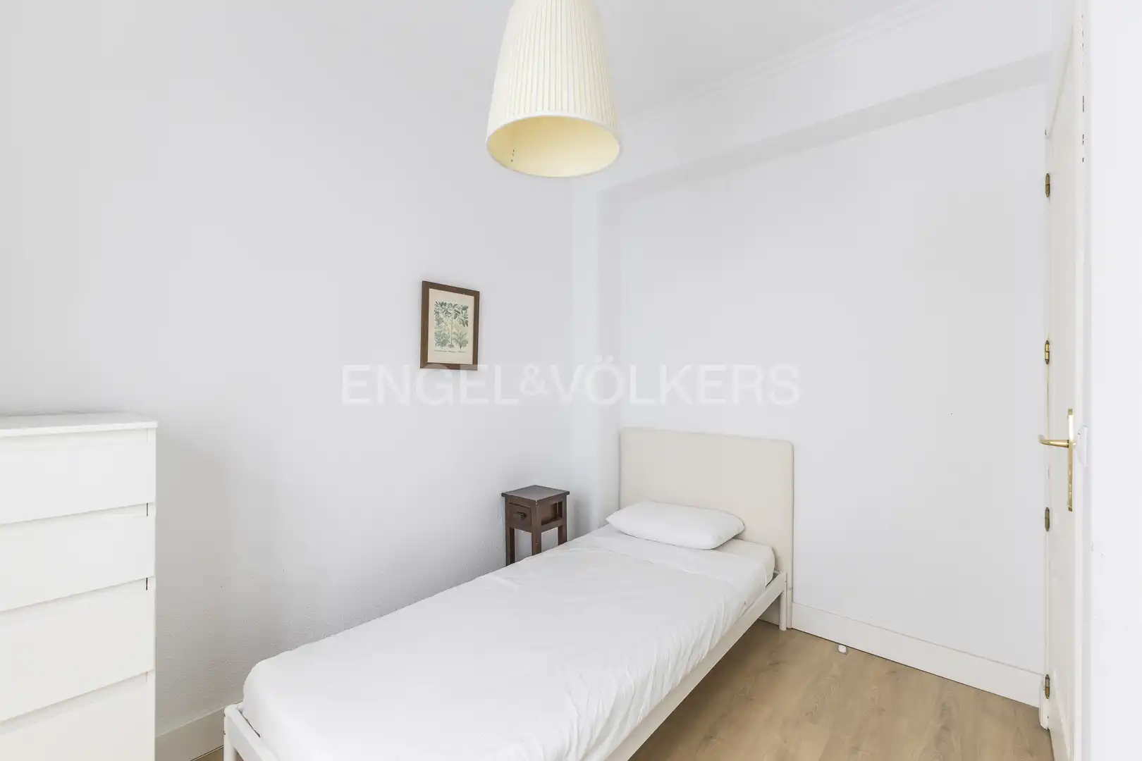 Dormitori de Apartament en venda en Madrid amb Aire condicionat i Calefacció
