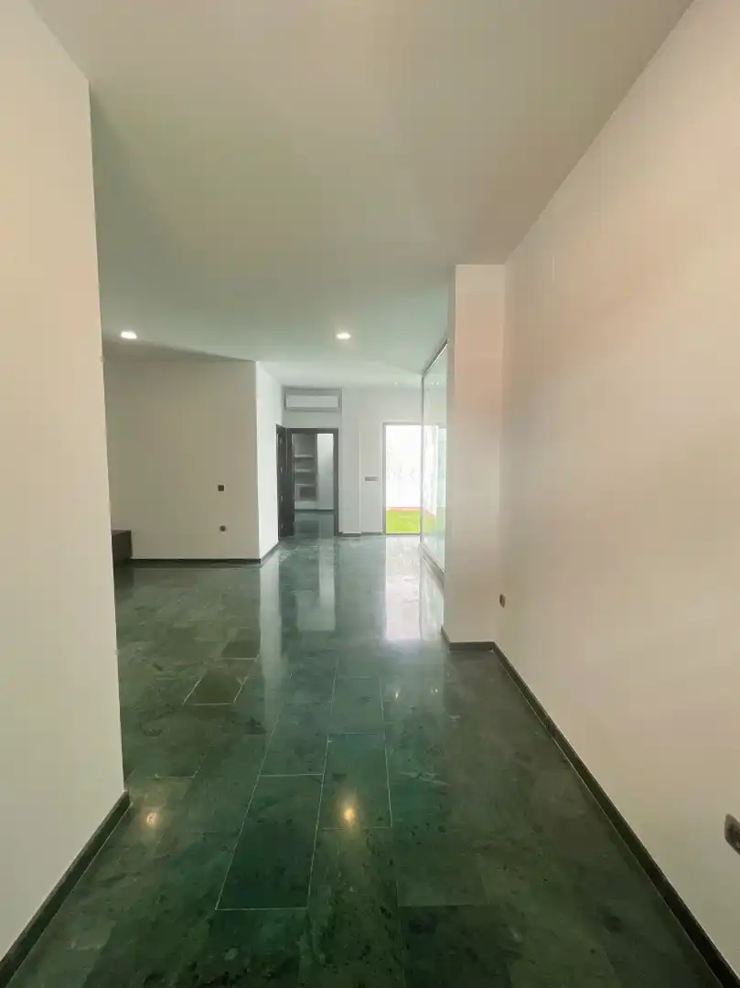 Flat for rent in Coria del Río  with Air Conditioner, Terrace and Oven