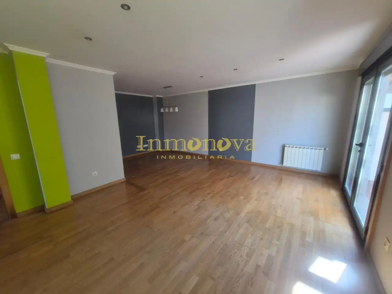 Sala de estar de Casa adosada en venta en A Merca   con Calefacción, Jardín privado y Terraza
