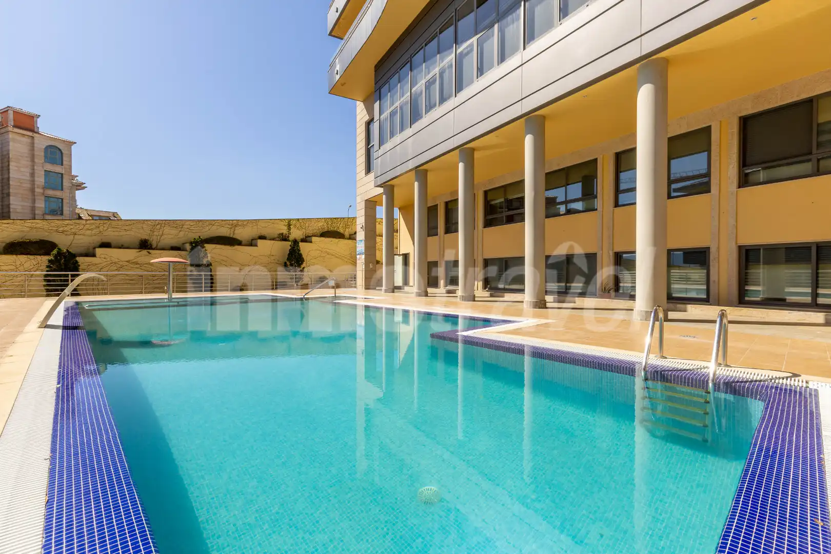 Piscina de Apartament en venda en Sanxenxo amb Calefacció, Parquet i Terrassa
