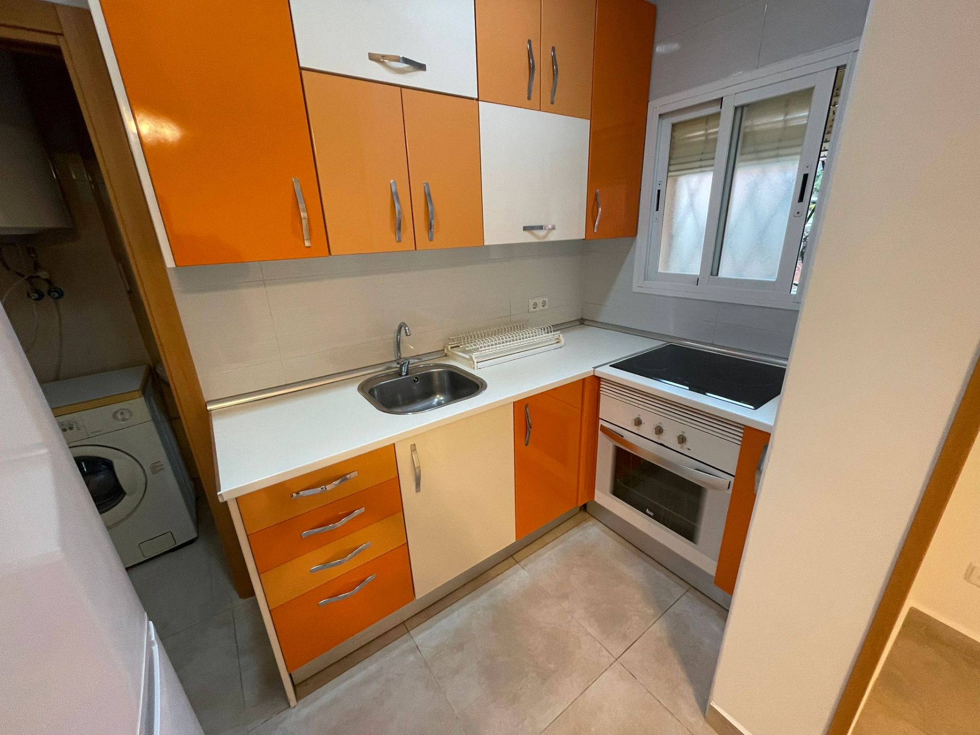 Cuina de Pis de lloguer en  Madrid Capital amb Calefacció, Moblat i Rentadora