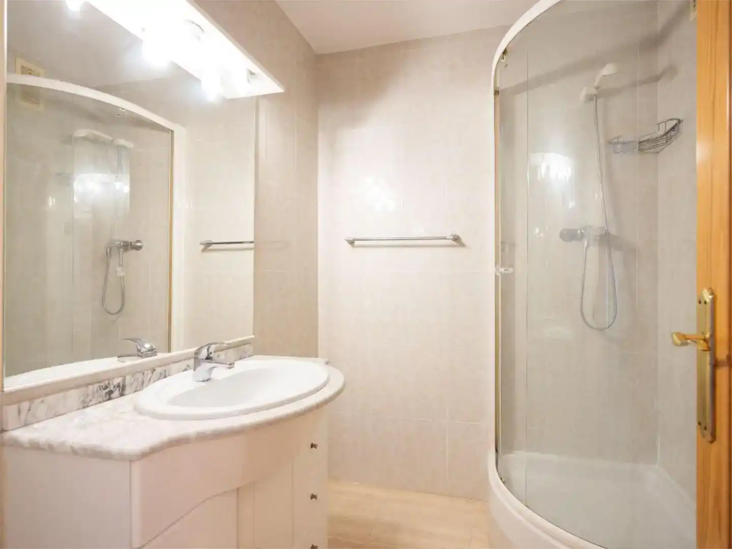 Baño de Piso en venta en Terrassa con Aire acondicionado y Balcón