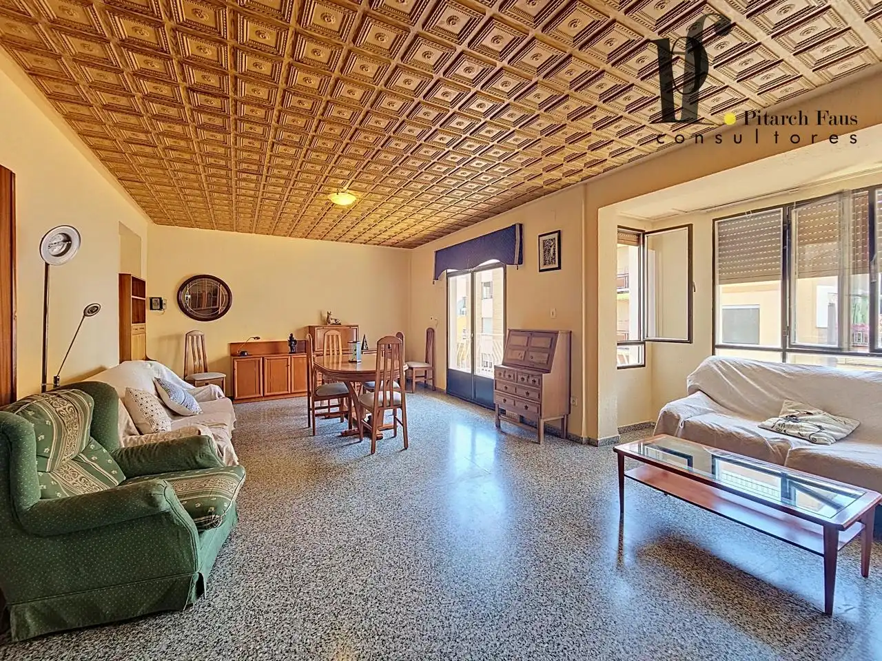 Sala d'estar de Pis en venda en La Pobla de Vallbona amb Balcó
