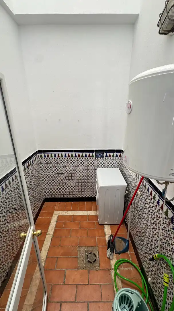 Baño de Casa o chalet de alquiler en Brenes con Aire acondicionado, Terraza y Amueblado