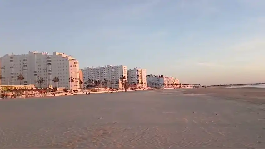 Casa pareada con terraza en venta en Valdelagrana, imagen 5