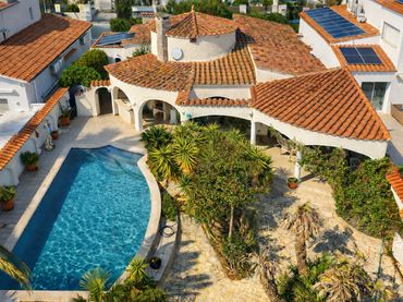 Casa con piscina en venta en Carrer Freser