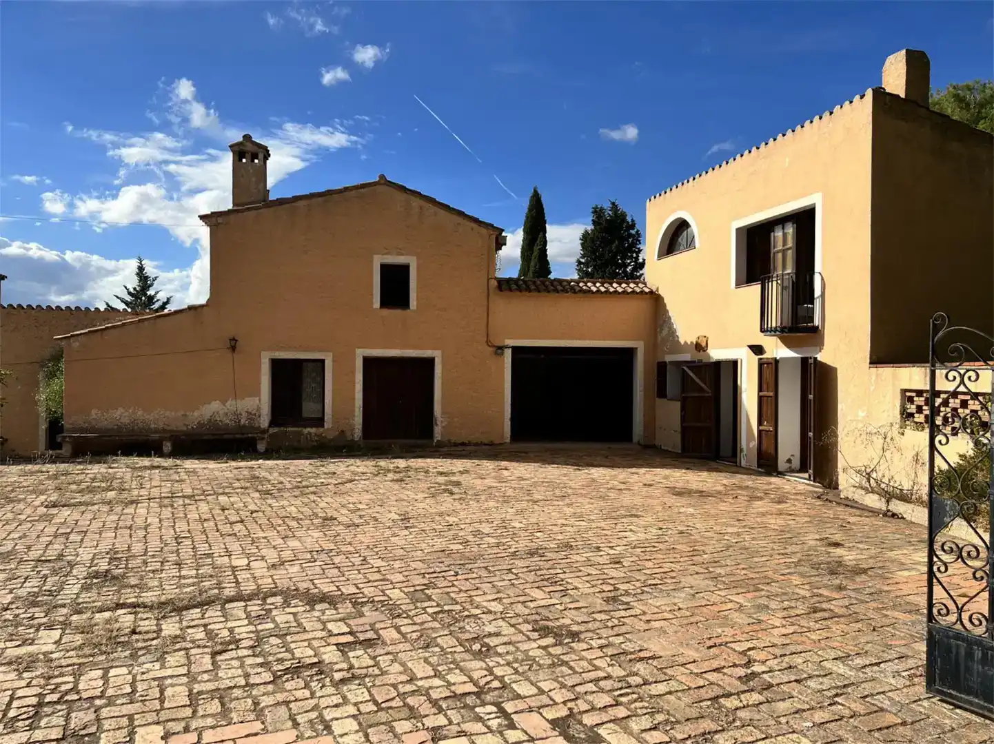 Vista exterior de Finca rústica en venda en Querol amb Piscina