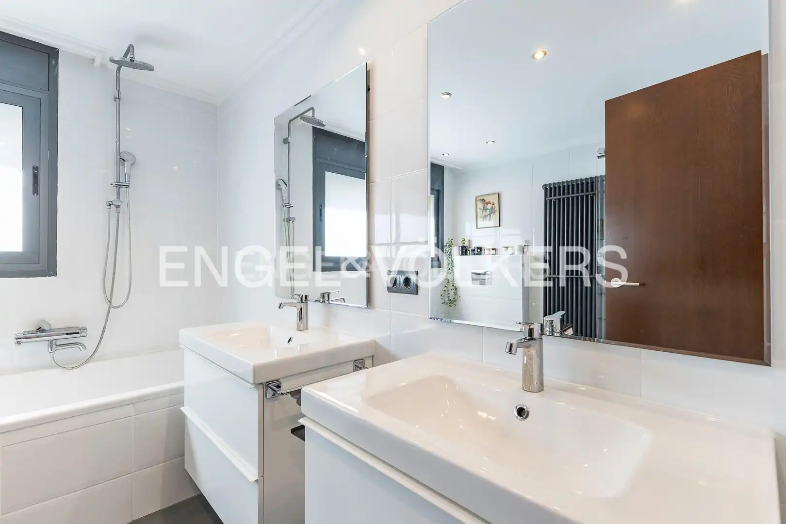 Bathroom of Houses for sale in Castelldefels  with Air Conditioner, Heating and Private garden