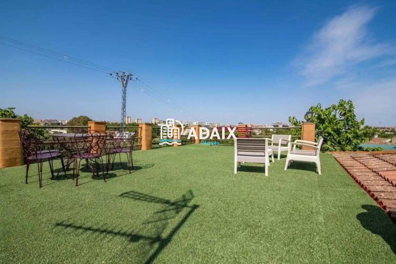 Terrasse von Einfamilien-Reihenhaus zum Verkauf in Cáceres mit Klimaanlage und Terrasse