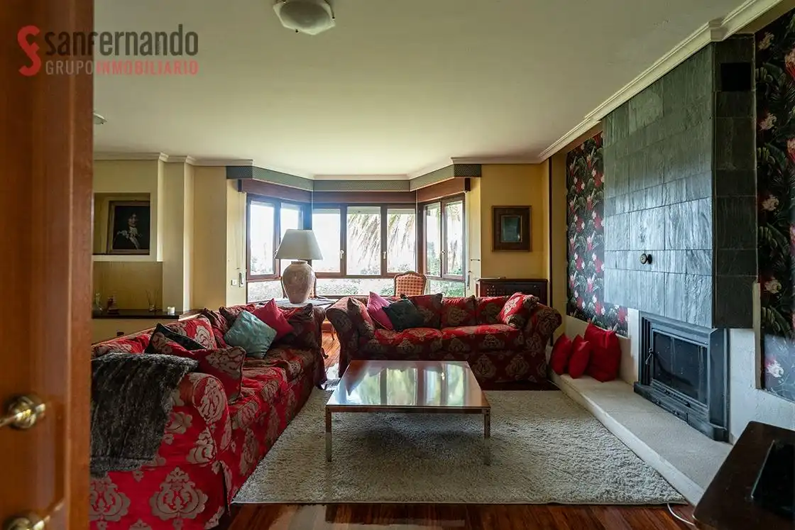 Sala de estar de Casa o chalet en venta en Torrelavega  con Calefacción, Jardín privado y Terraza