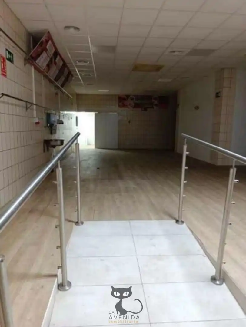 Business premises for sale in Calle de Concepció Arenal, imagen 2
