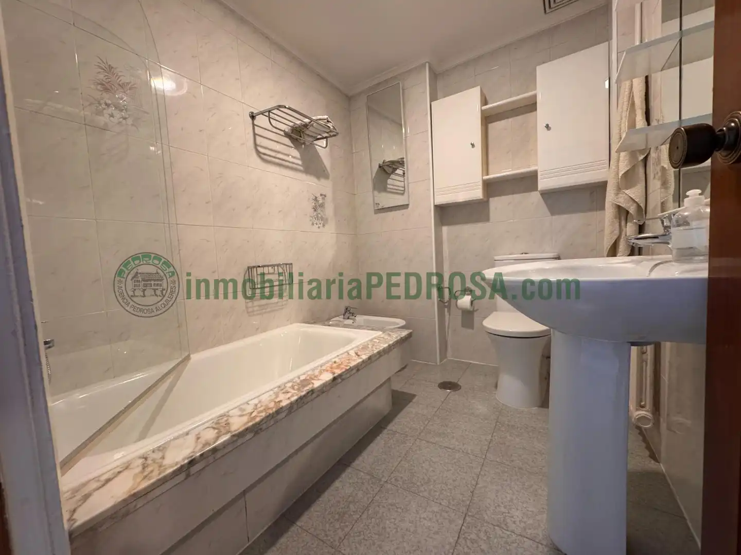 Bany de Pis en venda en Pontevedra Capital  amb Calefacció