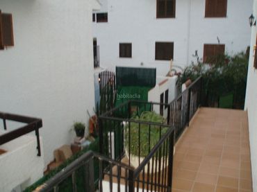 Terraced house with pool for sale in Calle Mislata 6