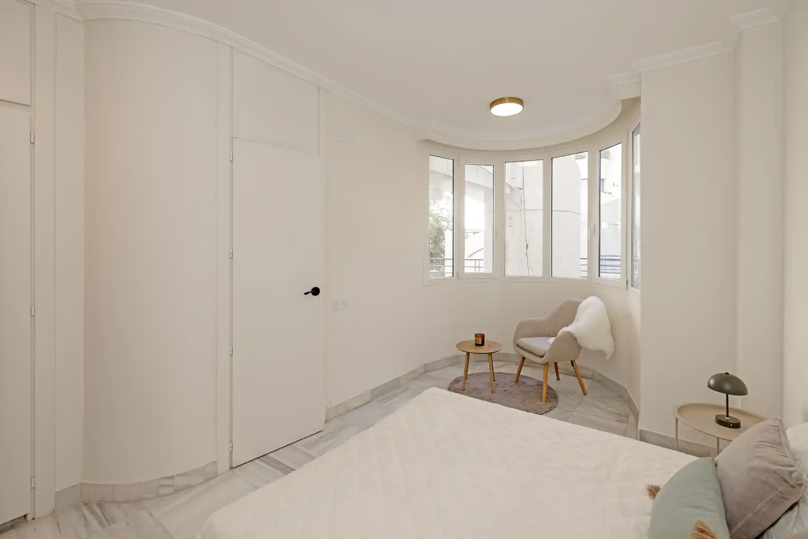 Schlafzimmer von Erdgeschoss zum Verkauf in Marbella mit Klimaanlage, Heizung und Terrasse