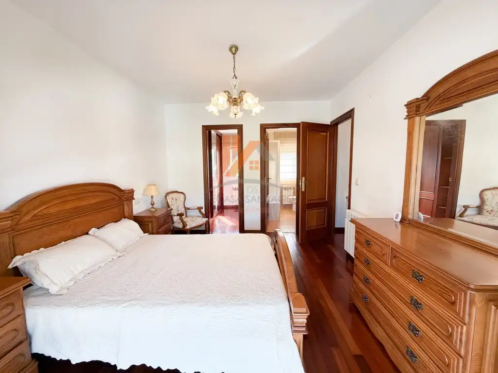 Bedroom of Detached homes for sale in Santiago de Compostela   with Heating, Private garden and Terrace