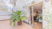 Vista exterior de Casa o xalet en venda en Canet de Mar amb Aire condicionat, Jardí privat i Terrassa